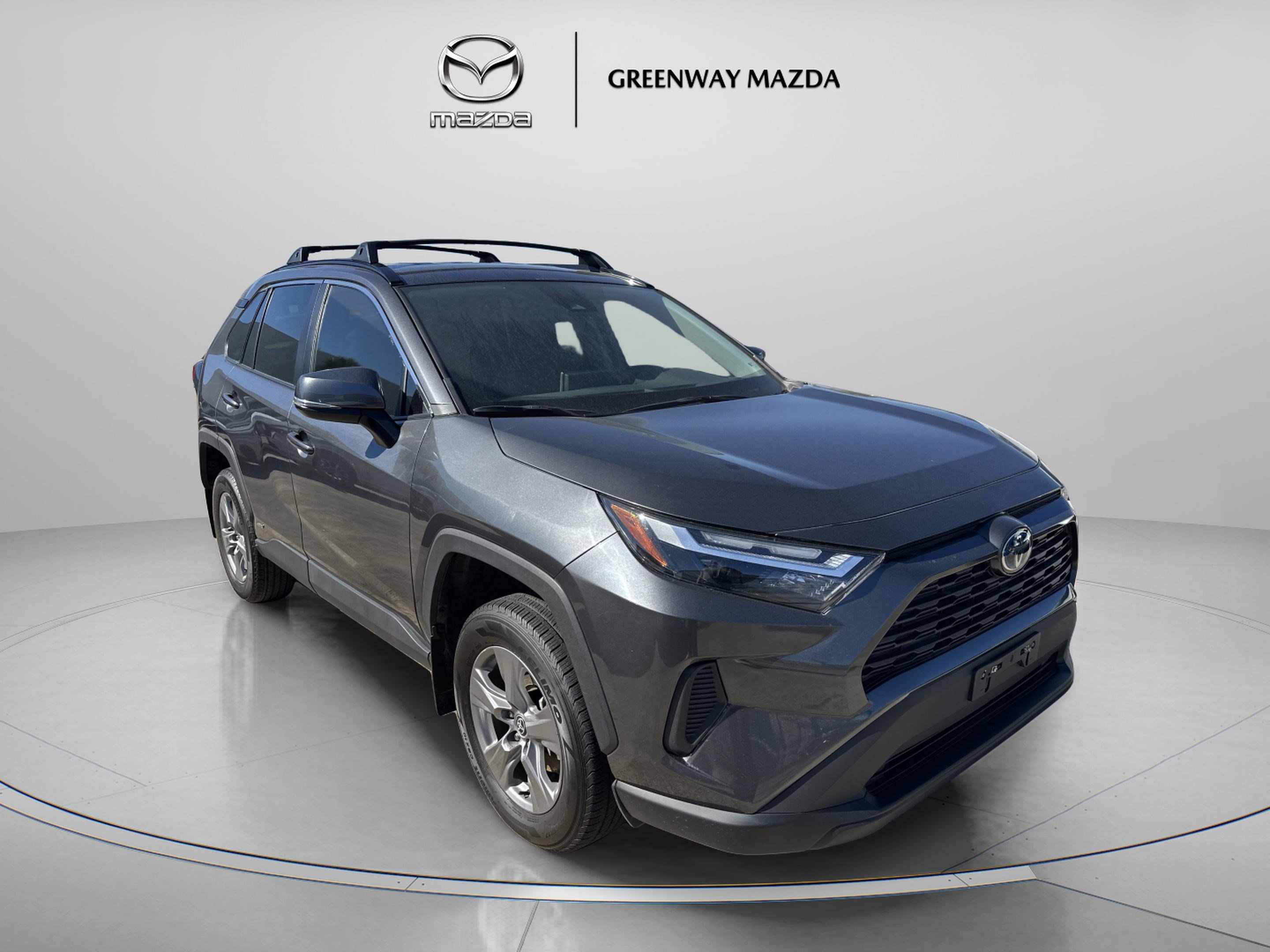2023 Toyota RAV4 XLE's photo