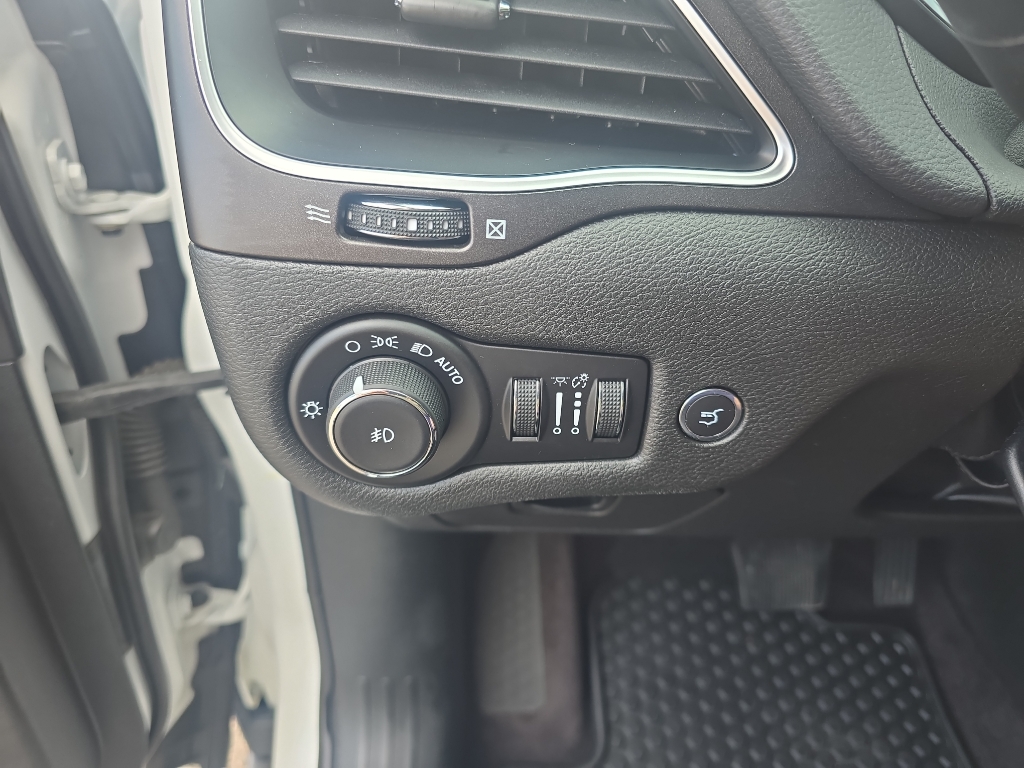 2019 Jeep Cherokee Trailhawk photo 19