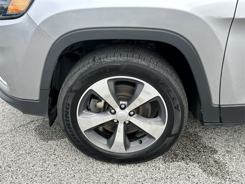 2020 Jeep Cherokee Limited photo 27