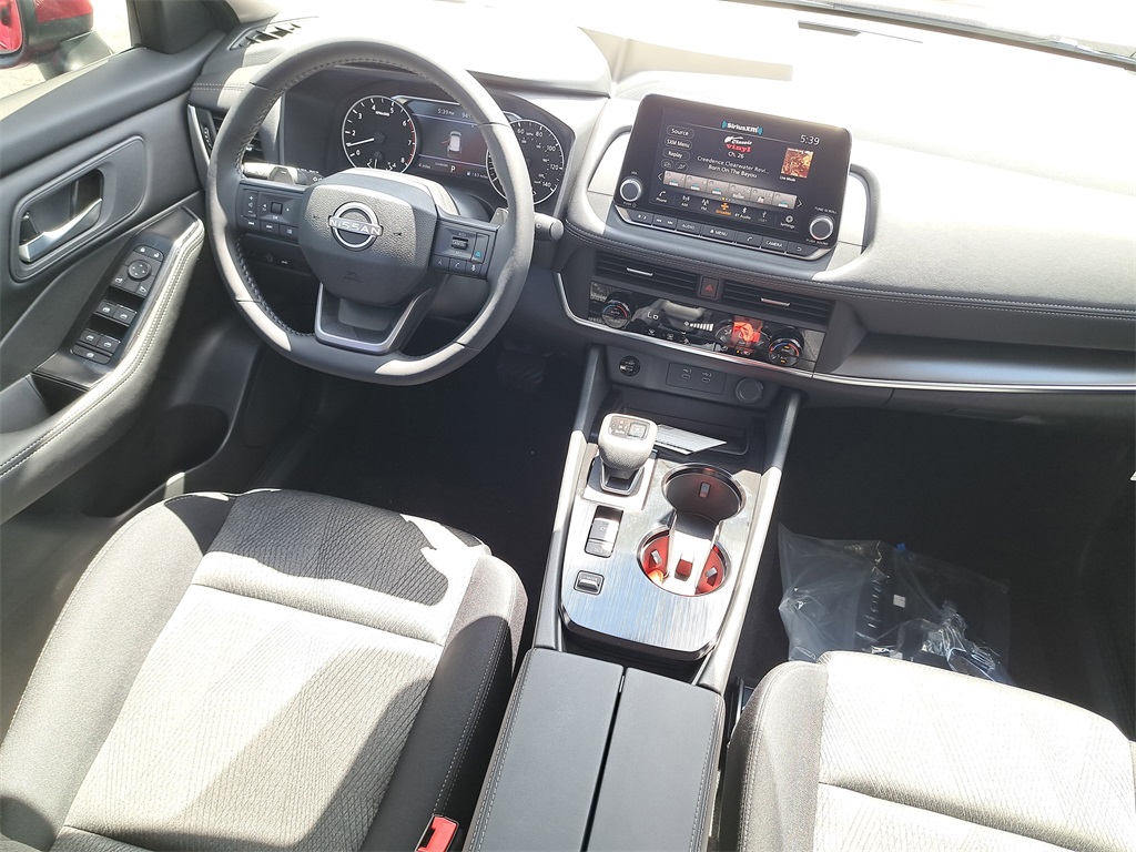 2026 Nissan Rogue SV photo 14