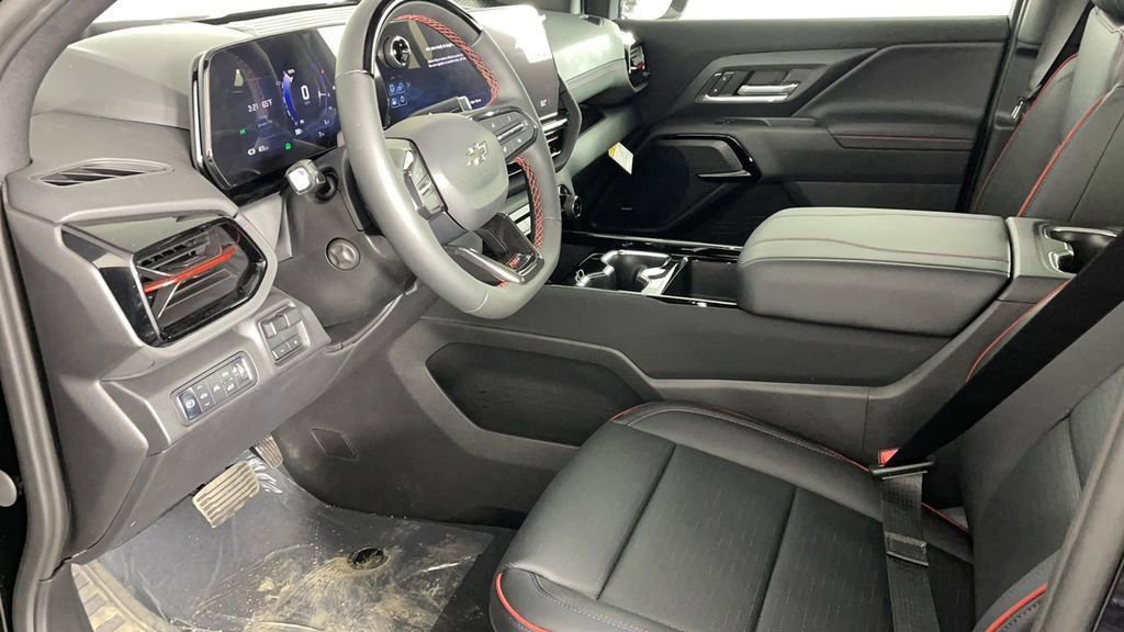 2025 Chevrolet Silverado EV RST photo 12