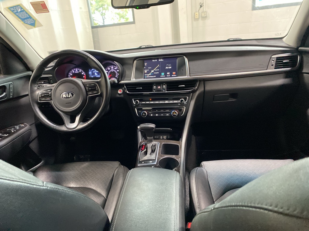 2016 Kia Optima EX photo 2