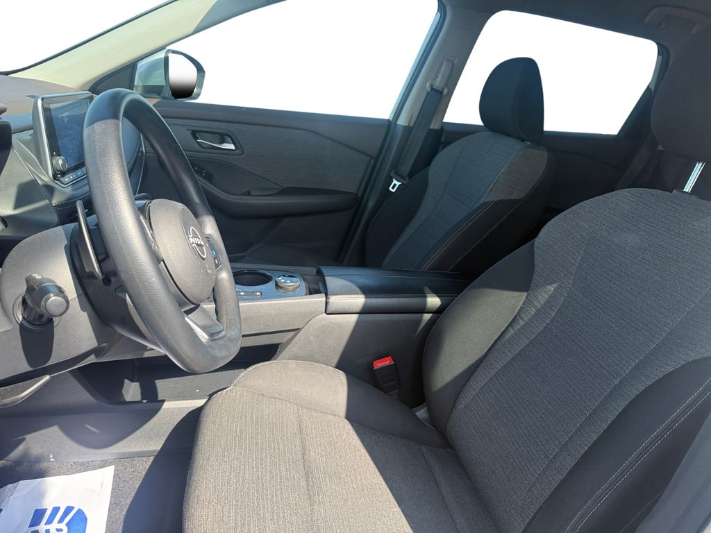 2023 Nissan Rogue SV photo 9
