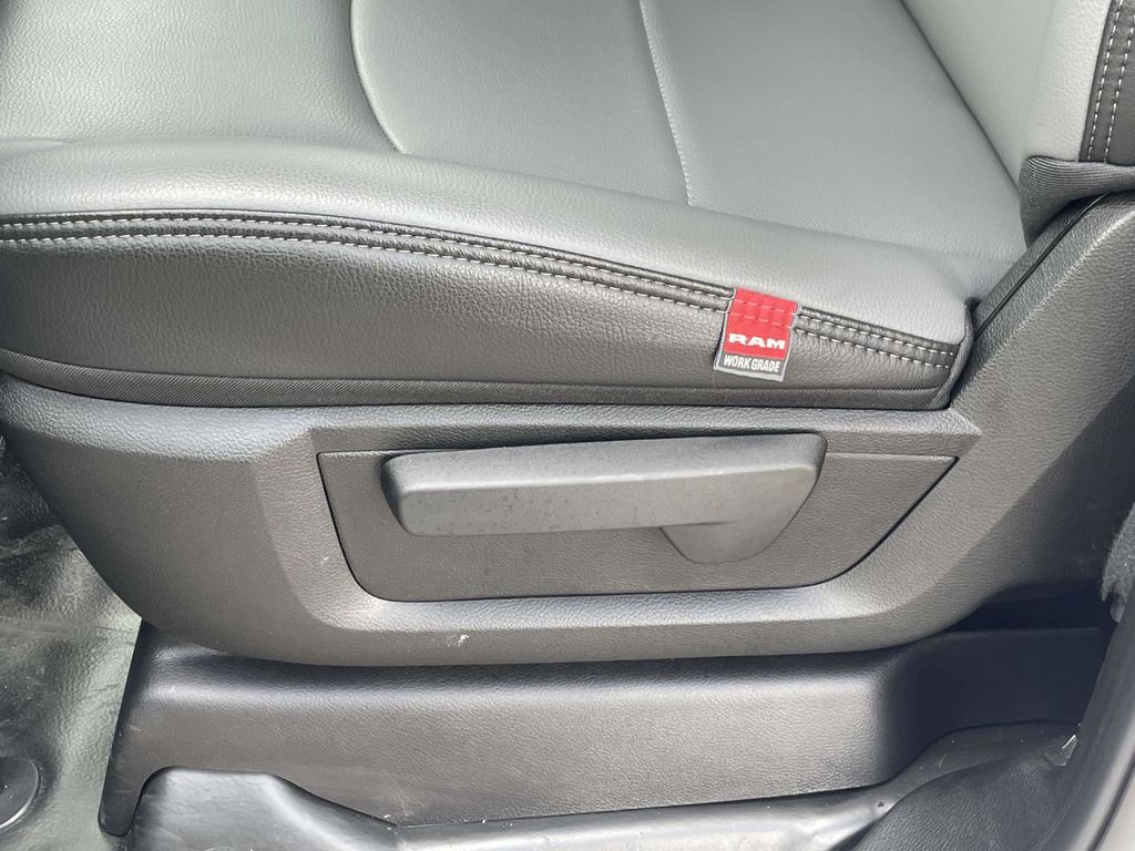 2026 Ram 2500 Tradesman photo 25