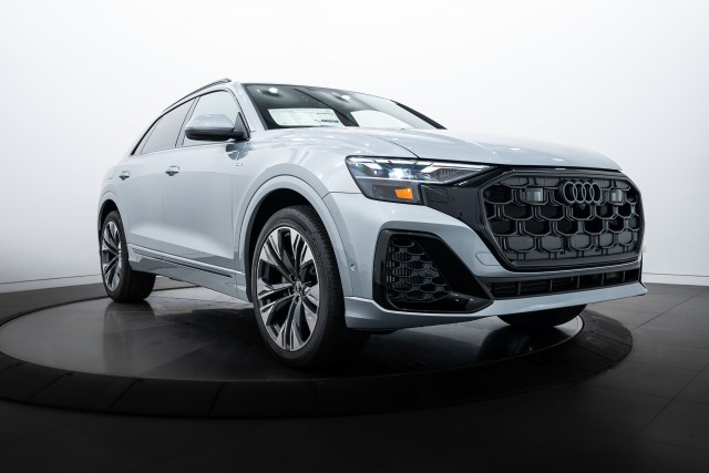 2025 Audi Q8 Premium Plus