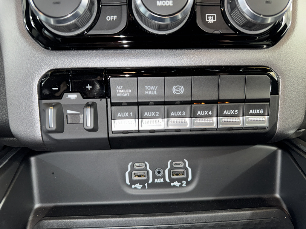 2024 Ram 3500 Big Horn photo 38