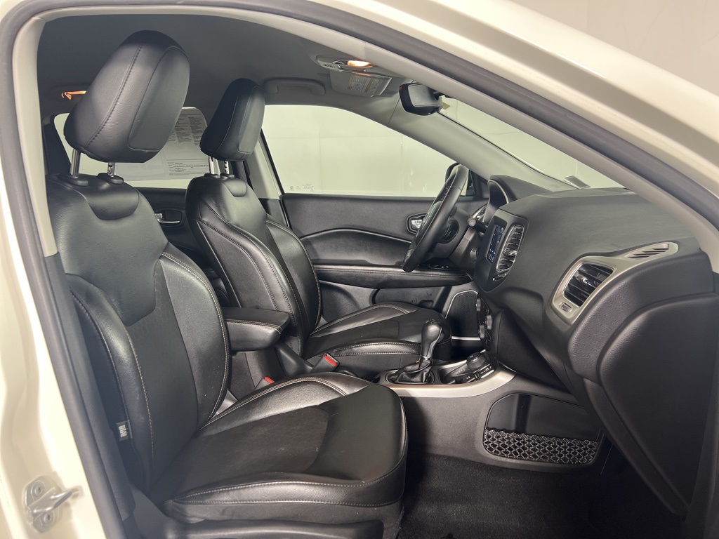 2020 Jeep Compass Latitude photo 2