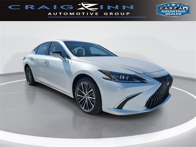 2025 Lexus ES Hybrid 300h's photo