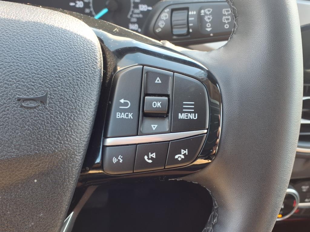 2022 Ford Escape SEL photo 18