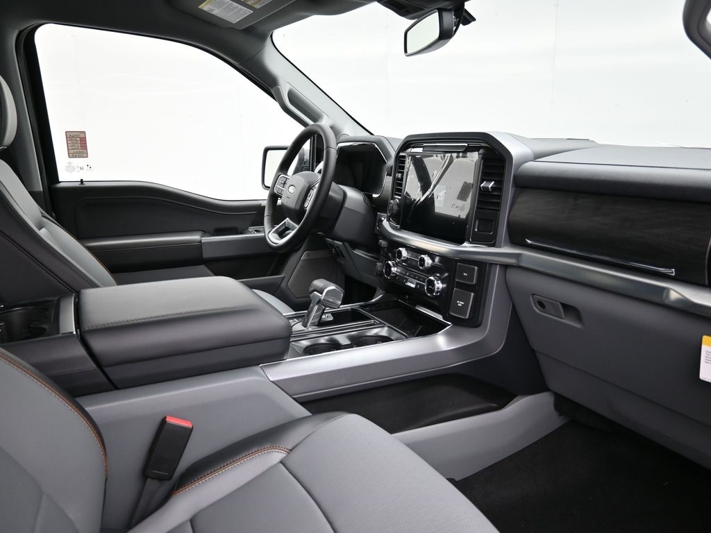 2025 Ford F-150 Lariat photo 9