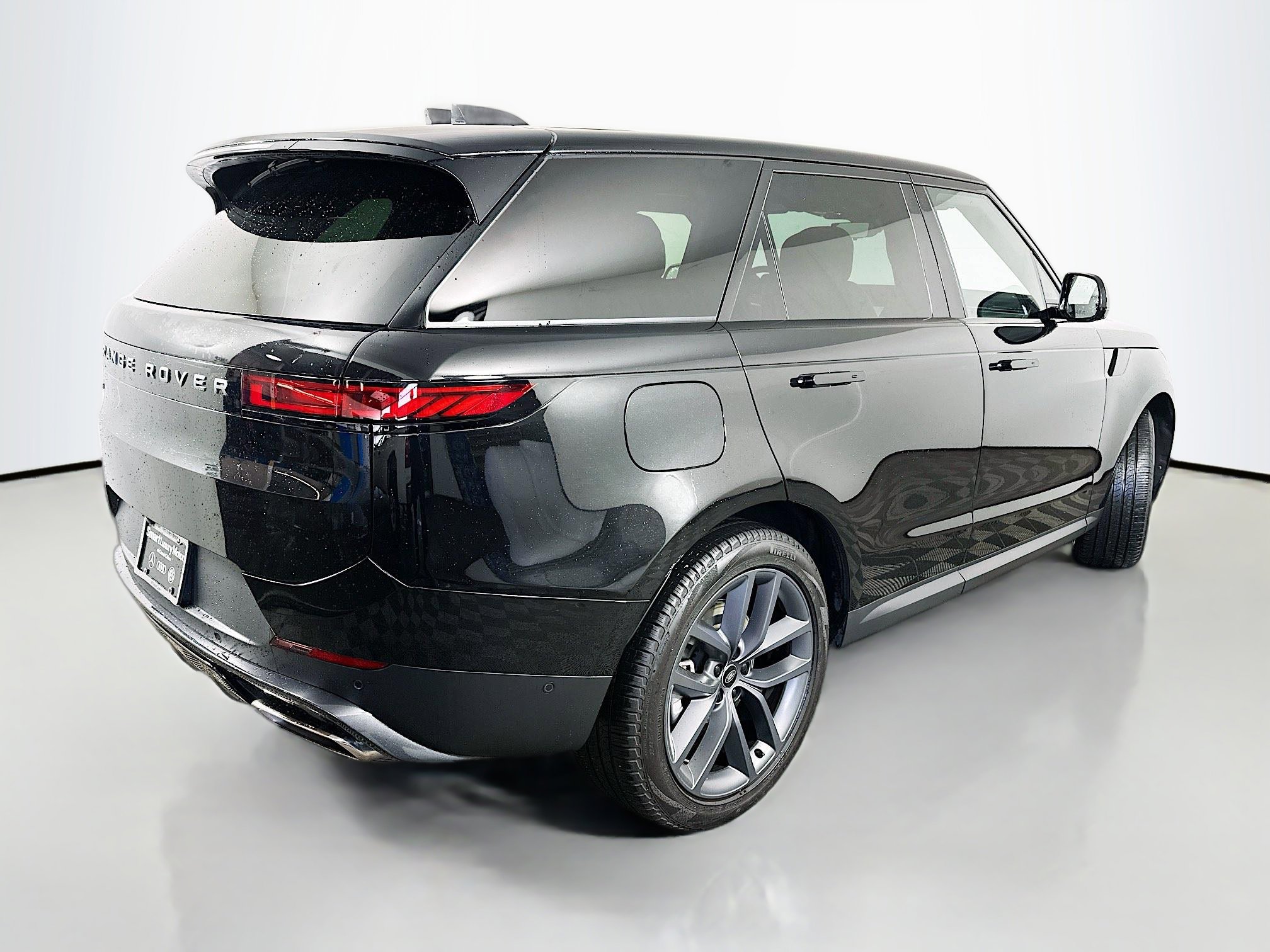 2024 Land Rover Range Rover Sport SE photo 3