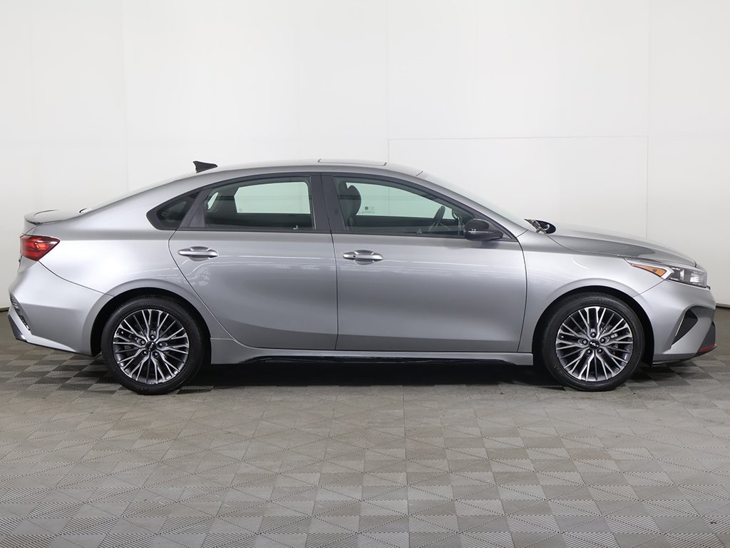 2023 Kia Forte GT-Line photo 18