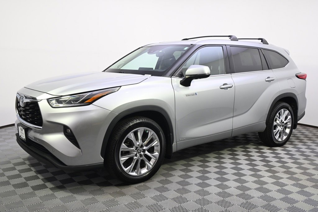 Used 2020 Toyota Highlander Limited with VIN 5TDXBRCH8LS009092 for sale in Minneapolis, Minnesota