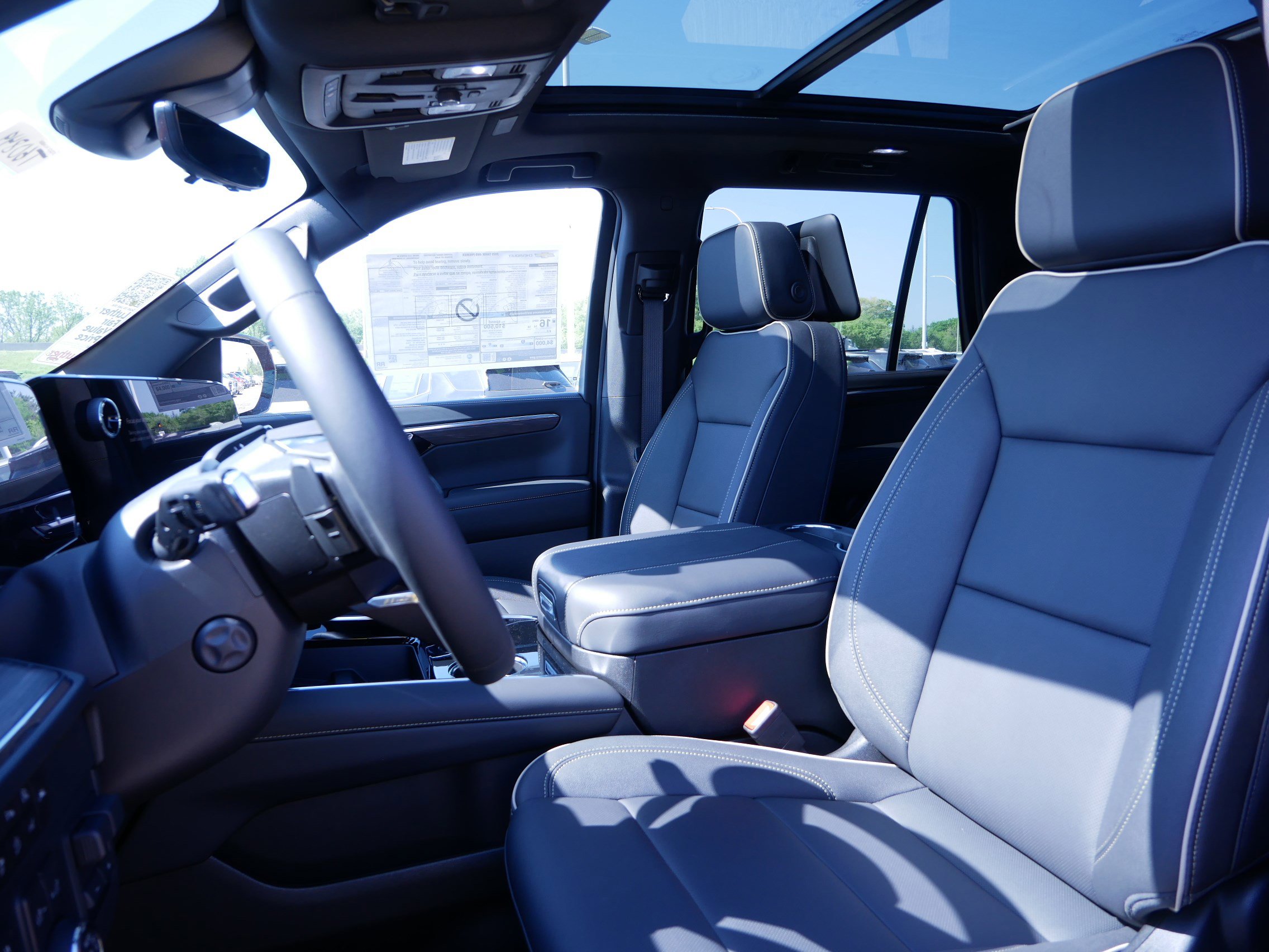 2025 Chevrolet Tahoe Premier photo 3