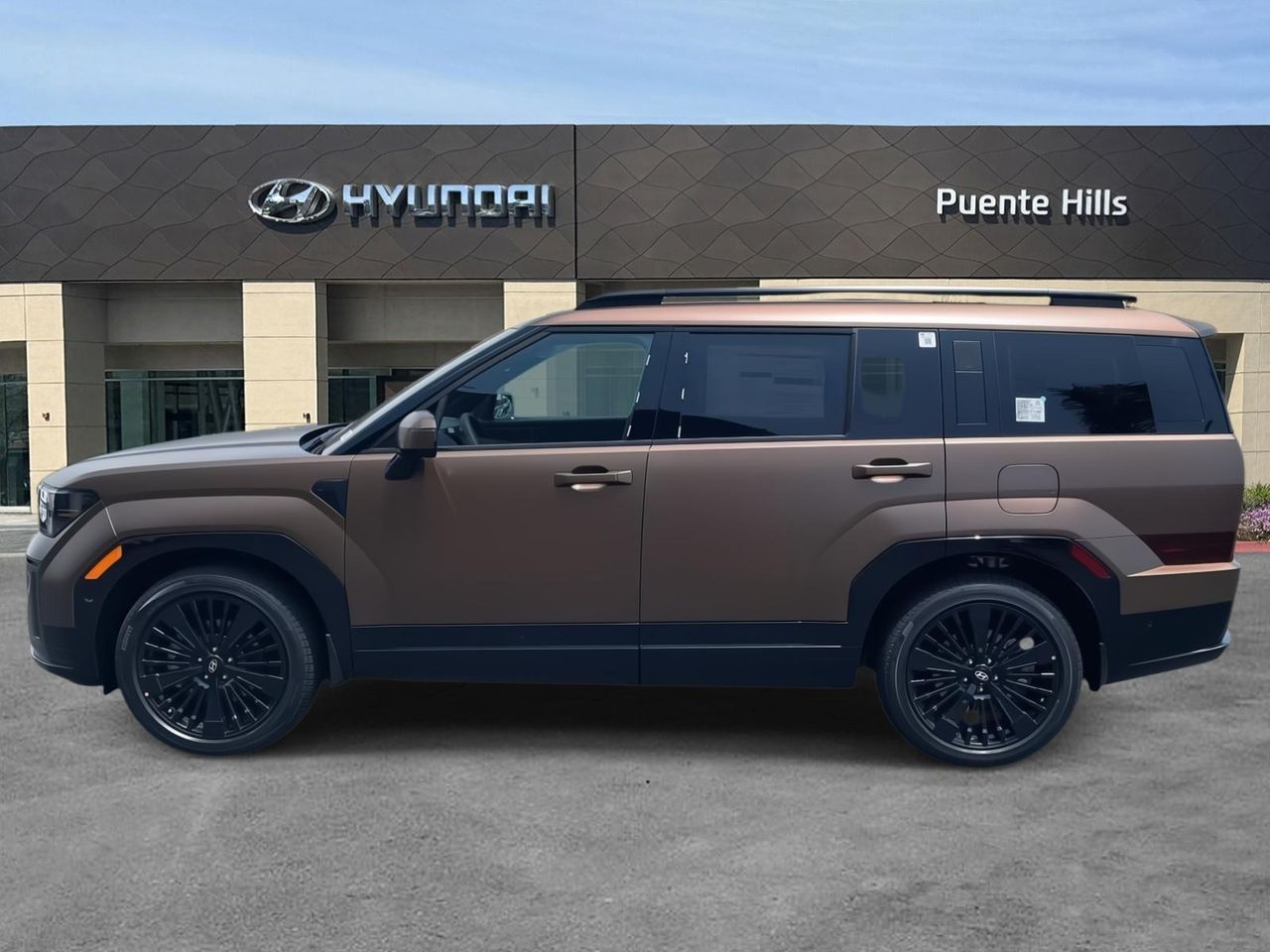2025 Hyundai Santa Fe Calligraphy photo 2