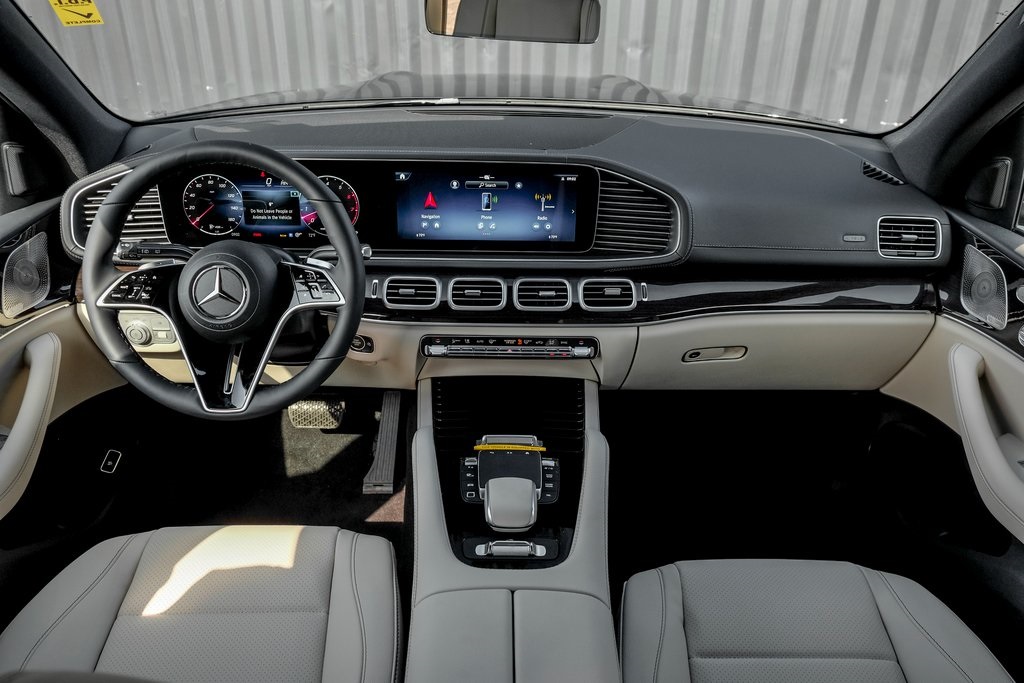 2025 Mercedes Benz GLS 450 4MATIC photo 20