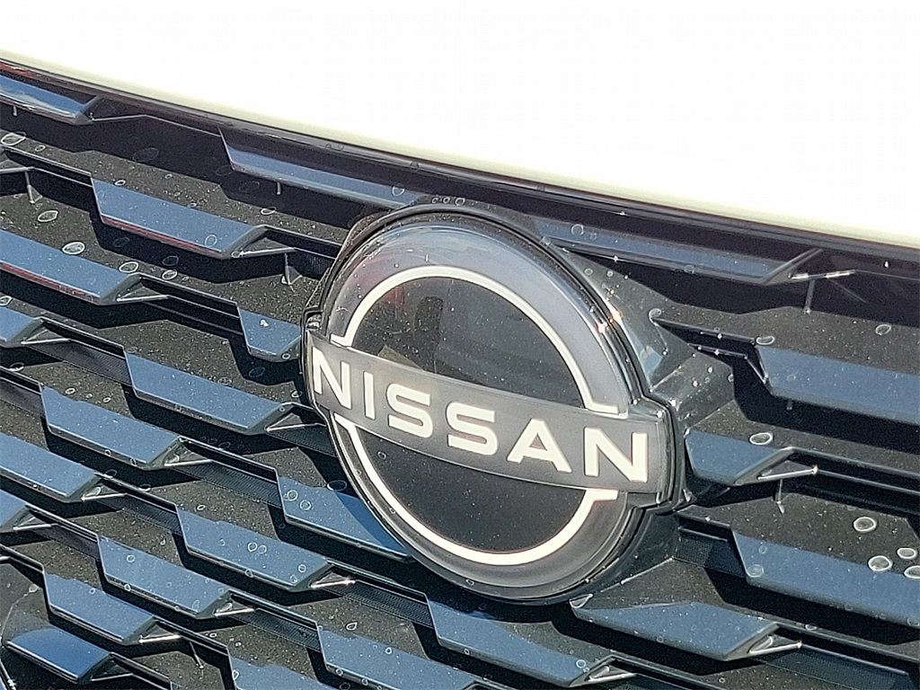 2025 Nissan Altima SR photo 4