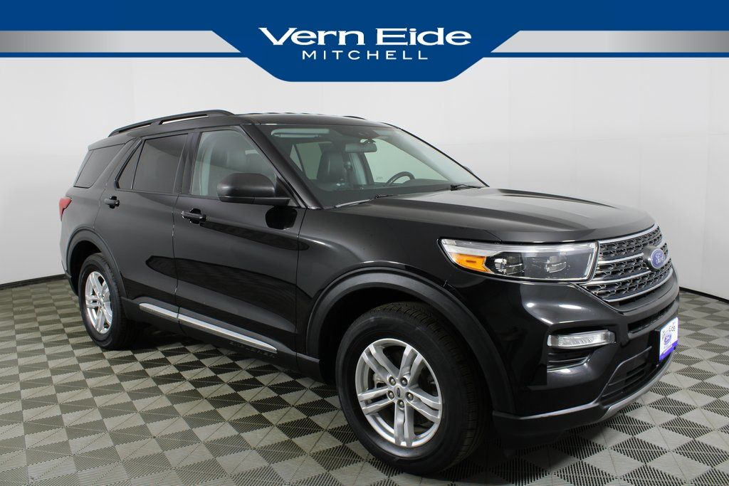 2022 Ford Explorer XLT's photo