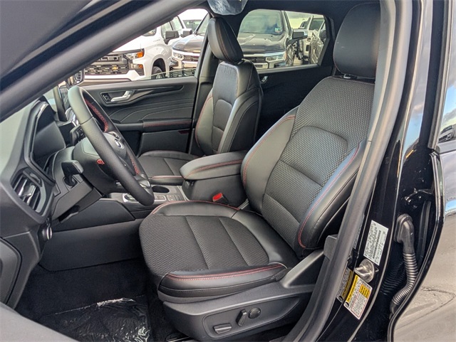 2026 Ford Escape ST-Line photo 4