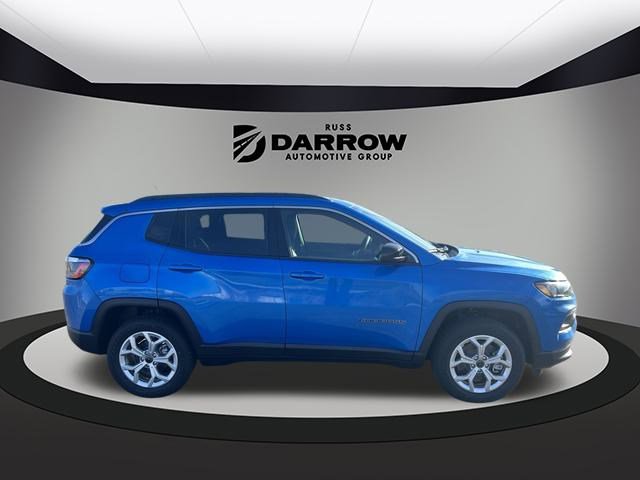 2025 Jeep Compass Latitude photo 3