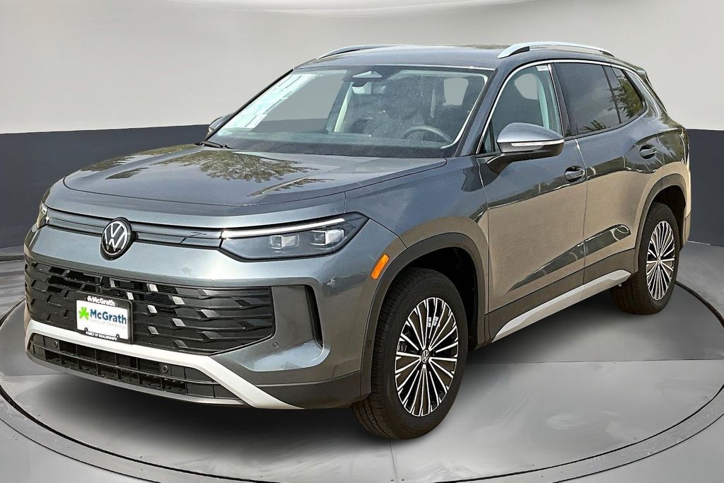2025 Volkswagen Tiguan S photo 2