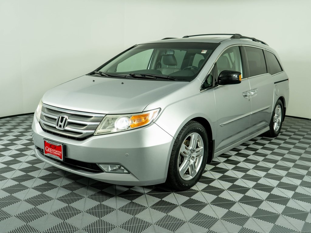 2012 Honda Odyssey Touring Elite photo 3