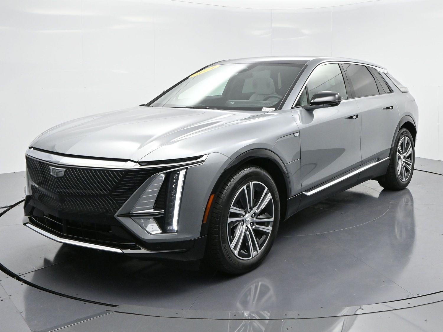 2024 Cadillac Lyriq Luxury photo 3