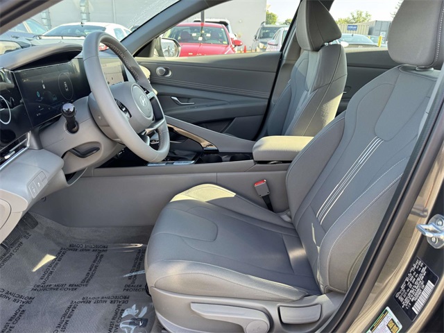 2024 Hyundai Elantra SEL Convenience photo 14