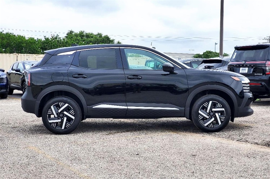 2025 Nissan Kicks SV photo 4