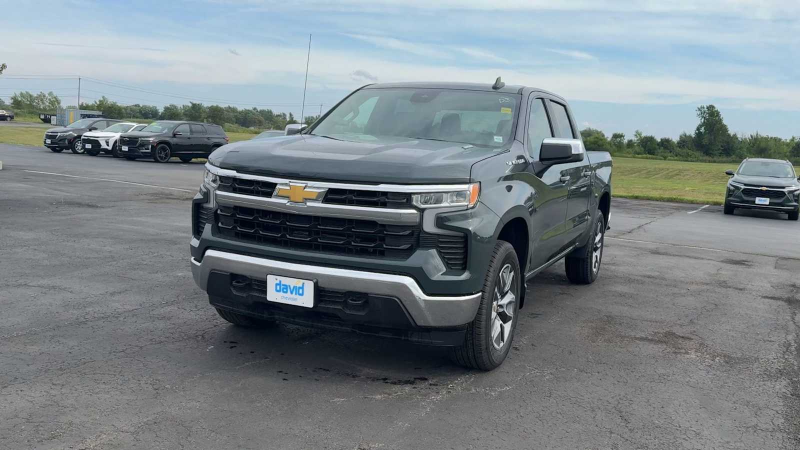 2026 Chevrolet Silverado 1500 LT photo 2