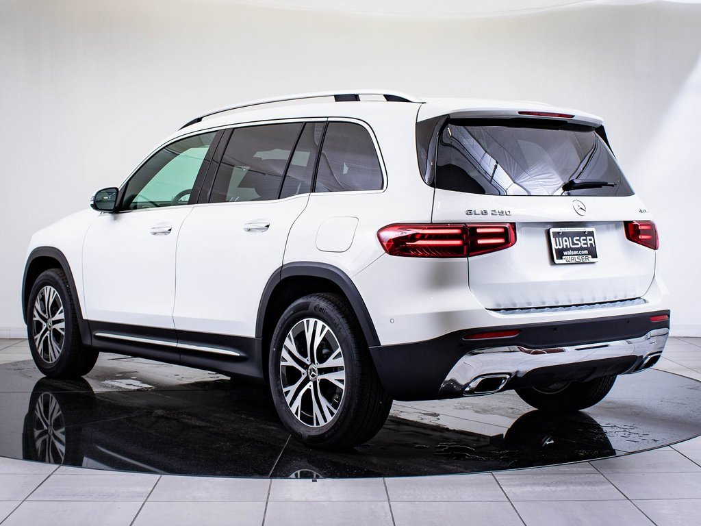 2026 Mercedes Benz GLB 250 4MATIC photo 3