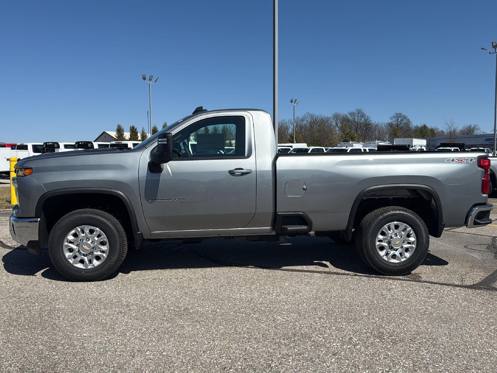 2025 Chevrolet Silverado 2500HD LT photo 3