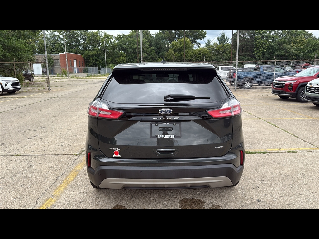 2023 Ford Edge SEL photo 29