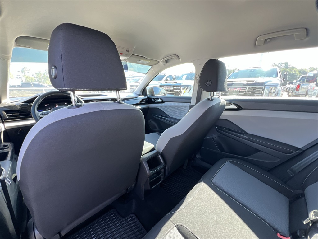 2024 Volkswagen Taos S photo 8