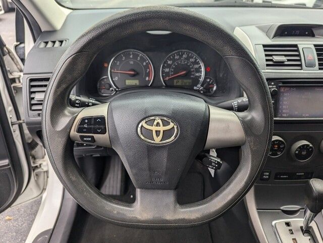 2013 Toyota Corolla S photo 16