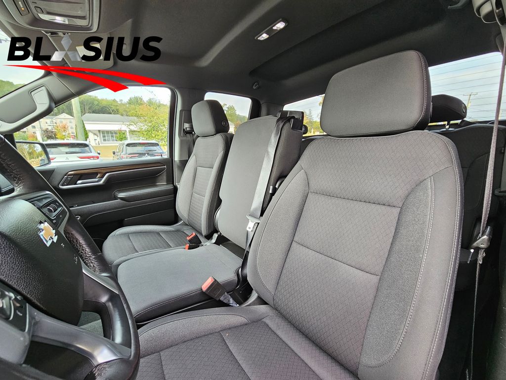 2022 Chevrolet Silverado 1500 LT photo 7