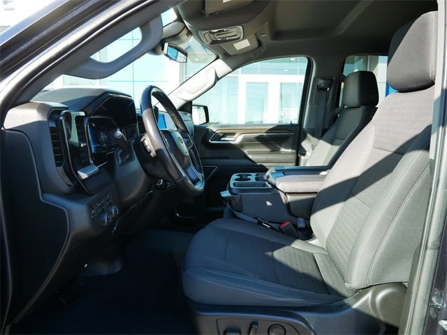2022 Chevrolet Silverado 1500 RST photo 3