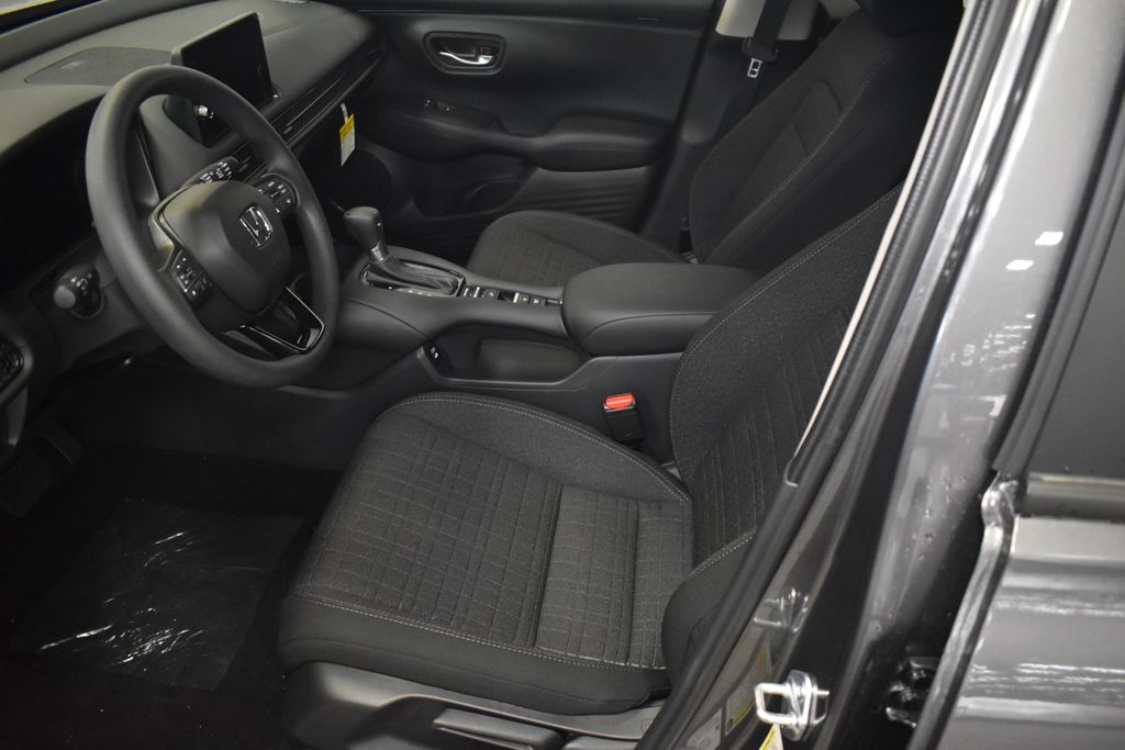 2026 Honda HR-V LX photo 18