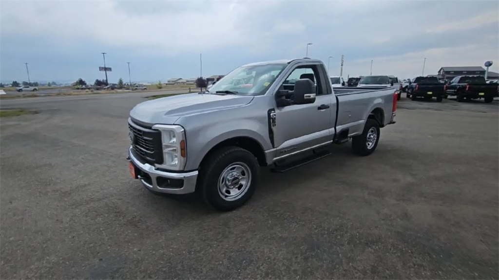 2024 Ford F-350 photo 4