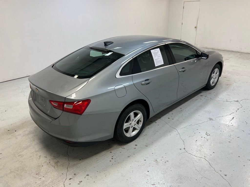 2025 Chevrolet Malibu LS photo 2