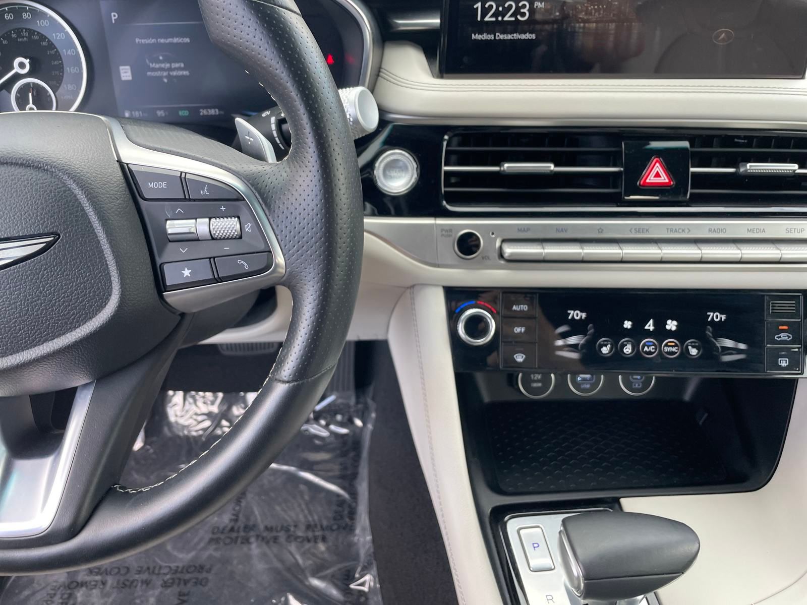 2024 Genesis G70 2.5T photo 14