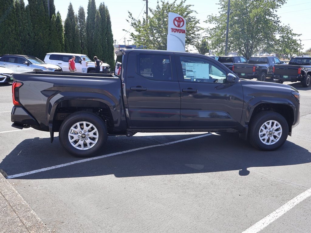 2025 Toyota Tacoma SR5 4x4 Double Cab photo 7