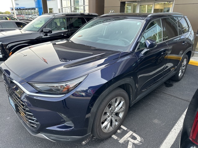 2024 Toyota Grand Highlander Limited photo 3