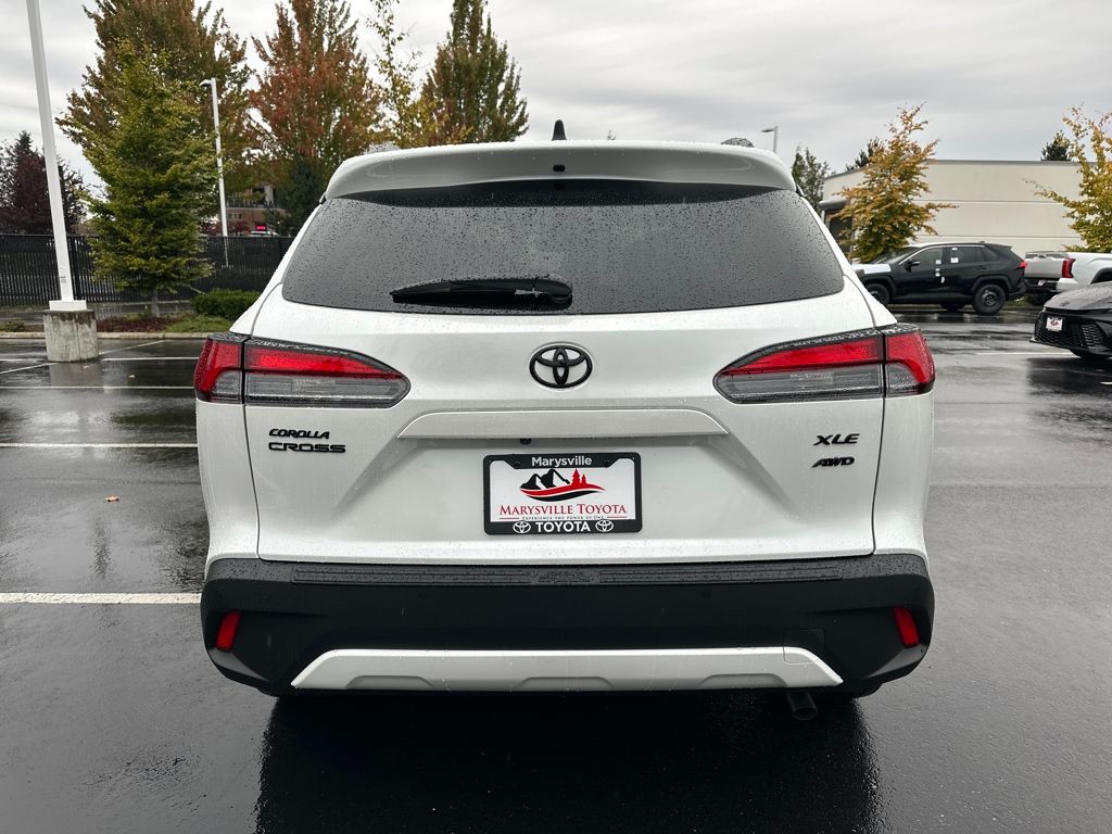 2026 Toyota Corolla Cross XLE photo 4