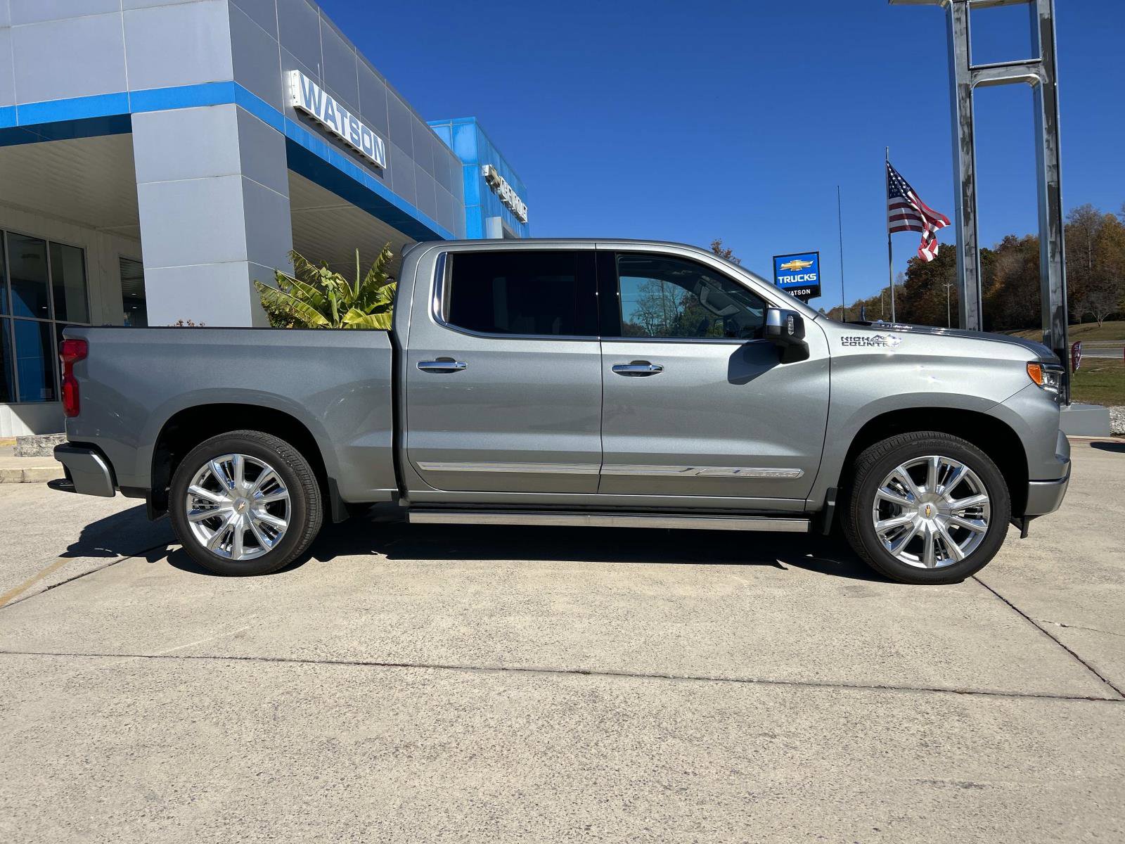 2026 Chevrolet Silverado 1500 High Country photo 3