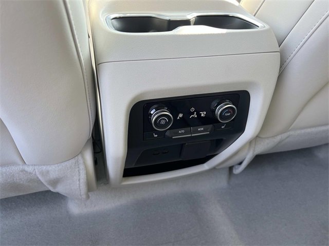 2026 Buick Enclave Avenir photo 13