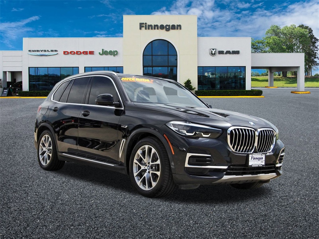 2023 BMW X5 45e's photo