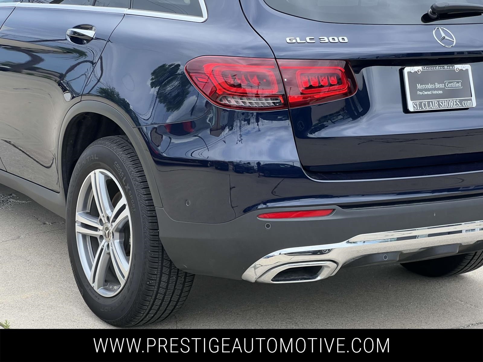 2022 Mercedes Benz GLC 300 4MATIC photo 4