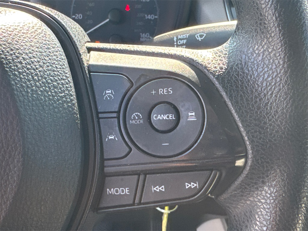 2024 Toyota Corolla Cross L photo 22