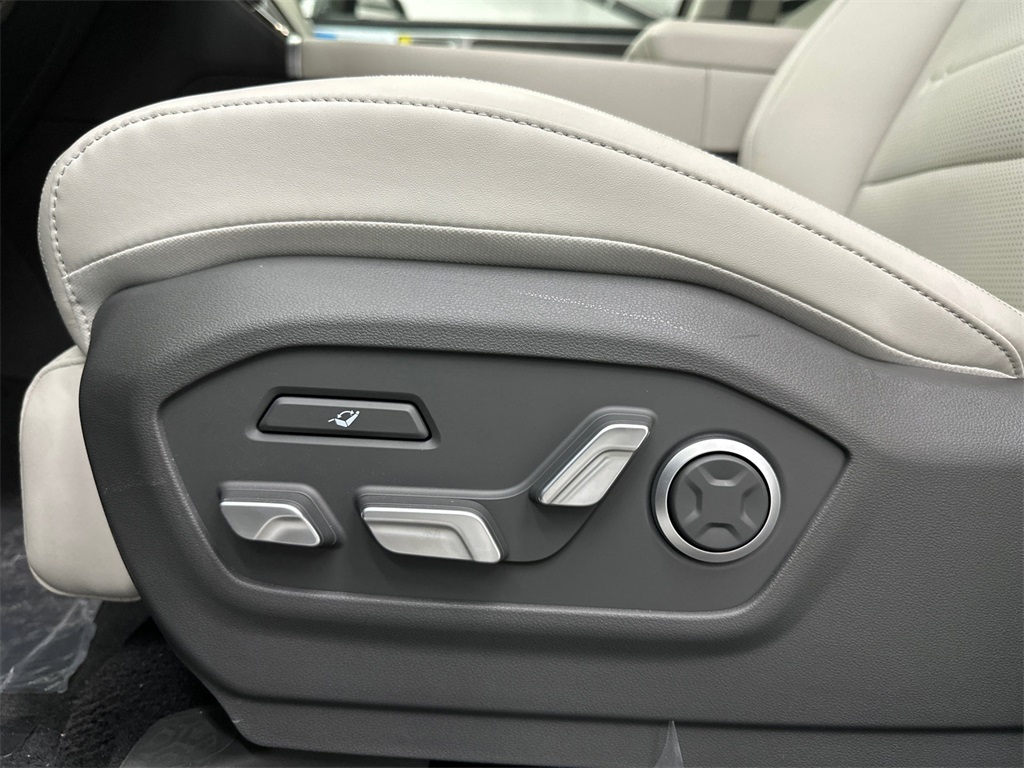 2025 Hyundai Santa Fe Calligraphy photo 9